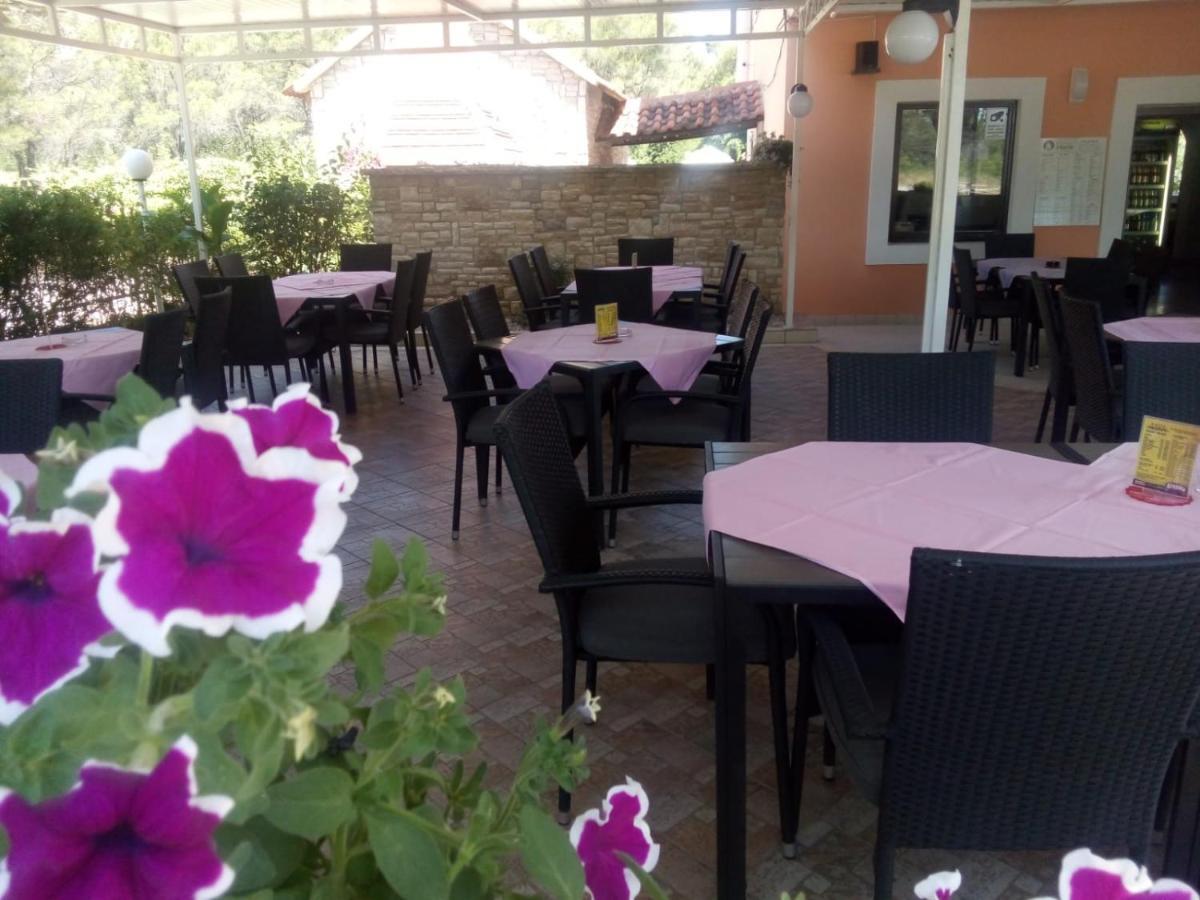 Pansion Restoran Marin Hotel Posedarje Ngoại thất bức ảnh